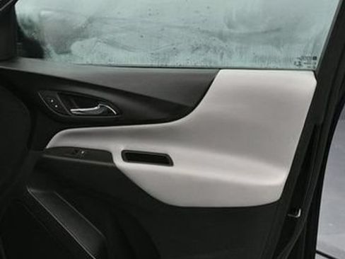 Used 2022 Chevrolet Equinox LT FWD image 14