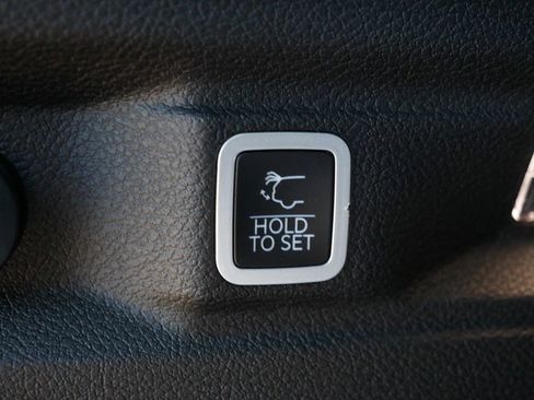 Certified 2025 Jeep Grand Cherokee L Limited w/ Luxury Tech Group II image 32