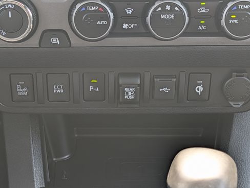 Certified 2022 Toyota Tacoma TRD Sport w/ TRD Premium Sport Package AWD/4WD image 30