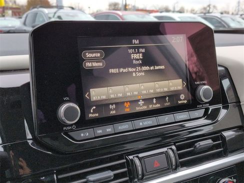 New 2025 Nissan Pathfinder SV image 12