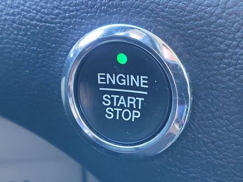 Used 2015 Ford Edge Titanium FWD image 12