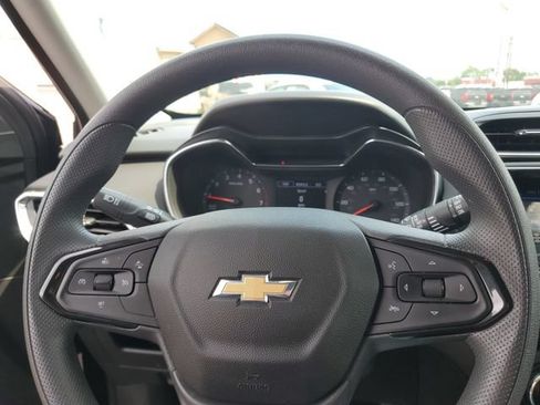 Certified 2023 Chevrolet TrailBlazer LT w/ Convenience Package AWD/4WD image 11