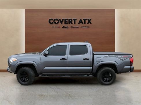 Used 2022 Toyota Tacoma TRD Sport image 2