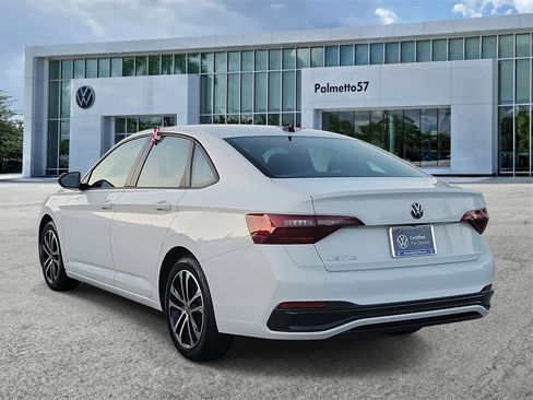 Certified 2022 Volkswagen Jetta Sport image 4