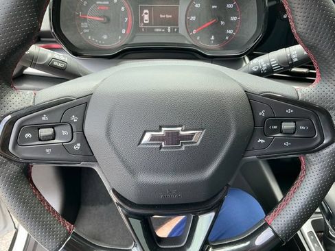 Used 2025 Chevrolet Trax RS w/ Driver Confidence Package FWD image 26