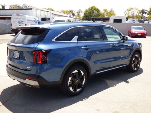 Used 2025 Kia Sorento SX Prestige AWD/4WD image 3