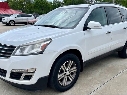 Used 2016 Chevrolet Traverse LT FWD image 3