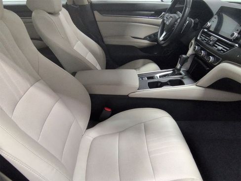 Used 2018 Honda Accord Touring image 24