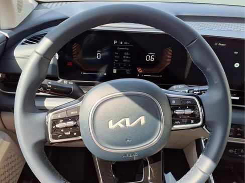 New 2026 Kia Carnival EX image 9