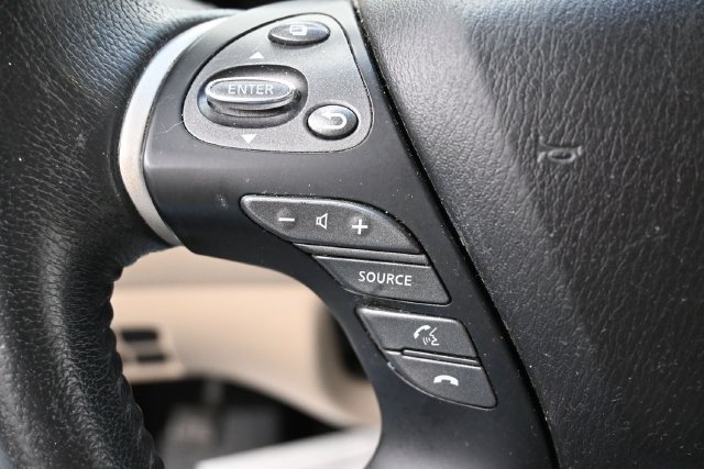 Used 2016 Nissan Pathfinder SV FWD image 17