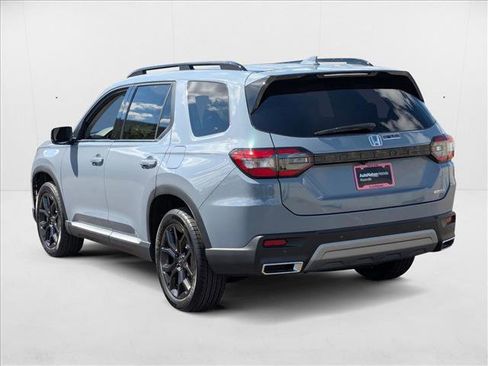 New 2025 Honda Pilot Touring image 8