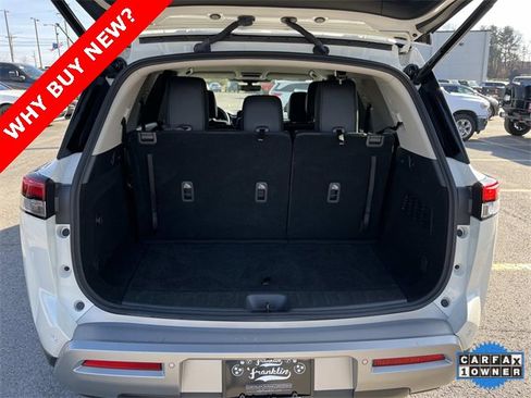 Used 2024 Nissan Pathfinder SL image 12