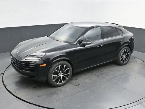 New 2026 Porsche Cayenne Coupe AWD/4WD image 28