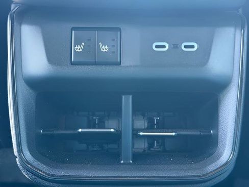 Used 2025 Dodge Charger R/T w/ Plus Group image 7