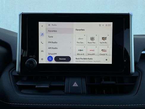 Used 2025 Toyota RAV4 XLE image 31