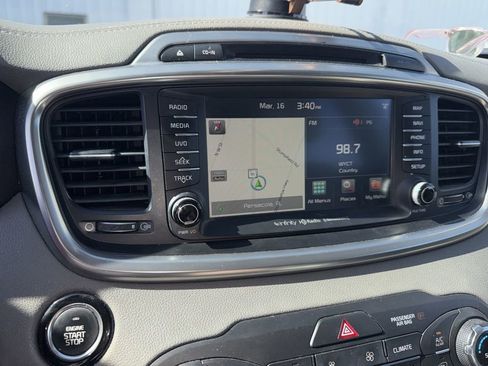 Used 2016 Kia Sorento SX image 10