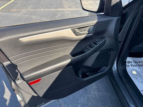 Used 2022 Ford Escape SE w/ Convenience Package image 24