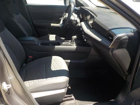 Used 2025 Nissan Kicks SV FWD image 14