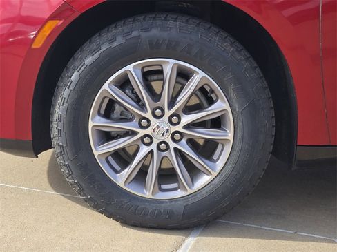 Used 2024 Buick Enclave Premium image 28