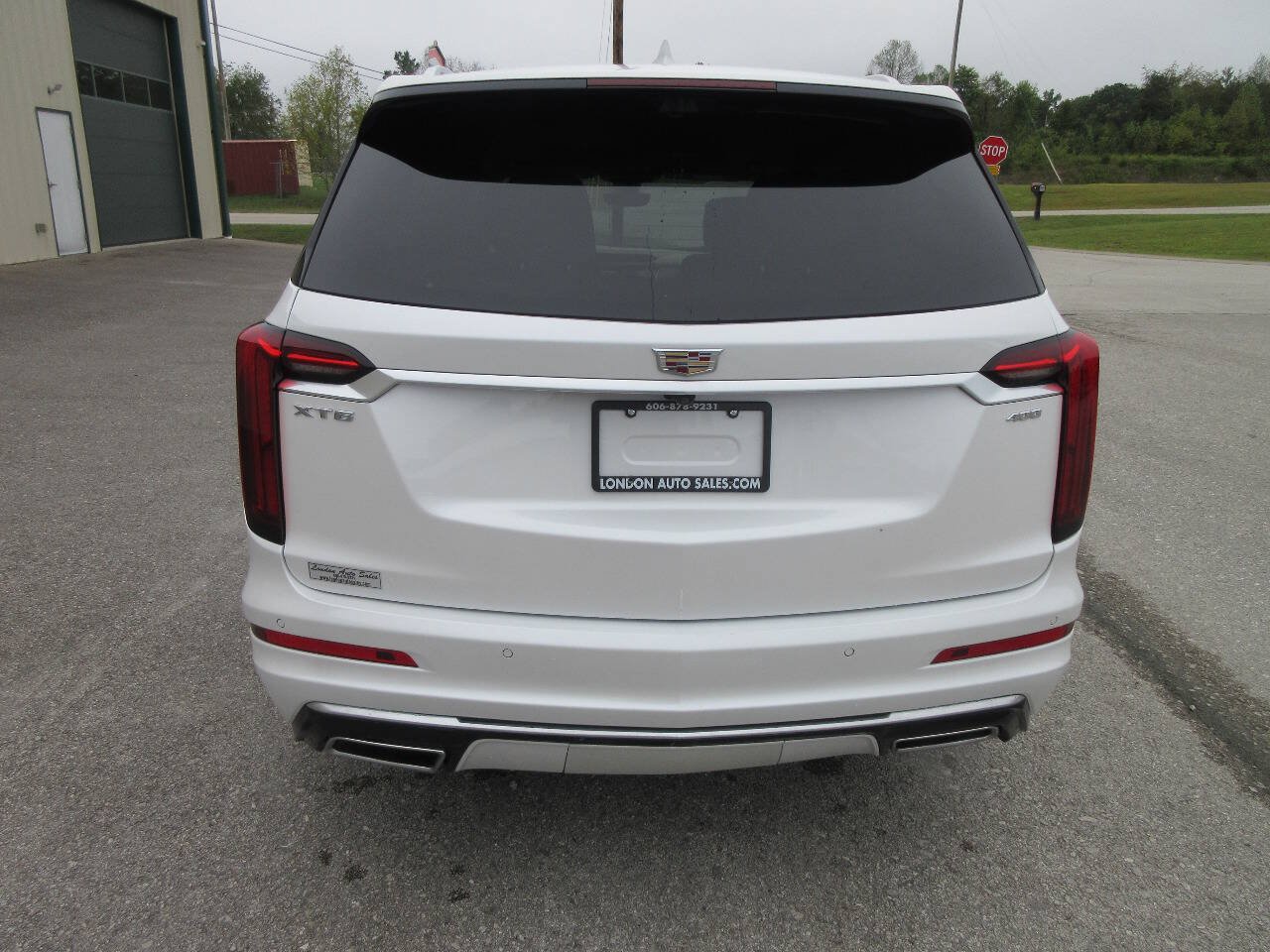 Used 2025 Cadillac XT6 Premium Luxury w/ Platinum Package FWD image 5