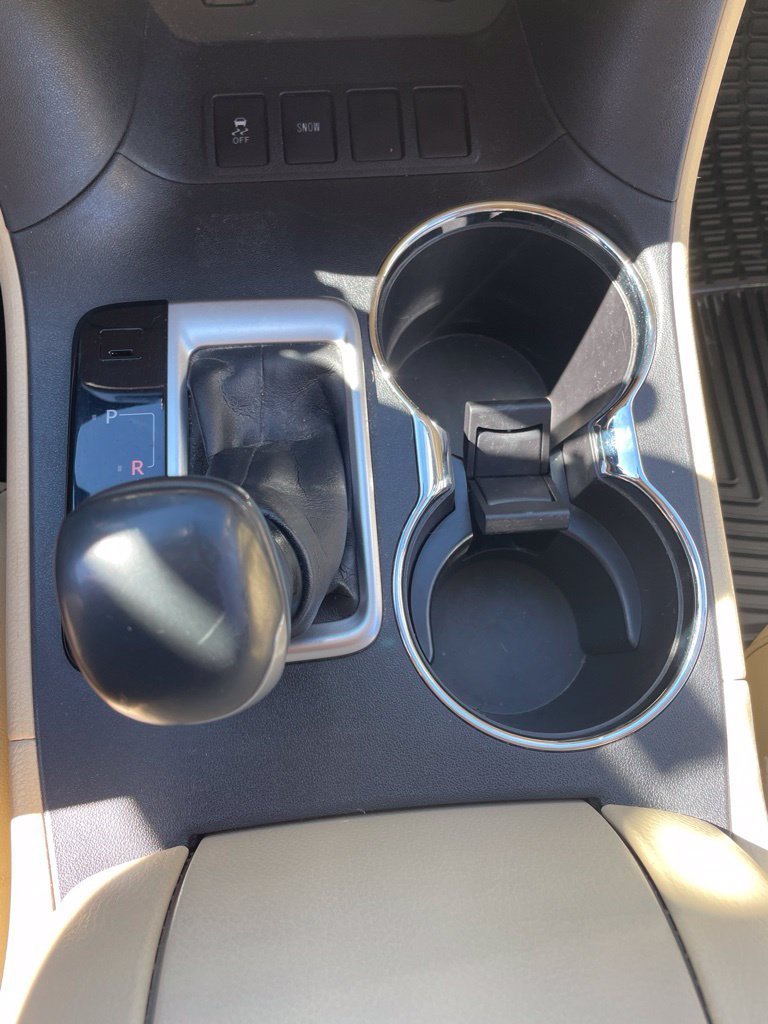 Used 2017 Toyota Highlander Plus FWD image 29