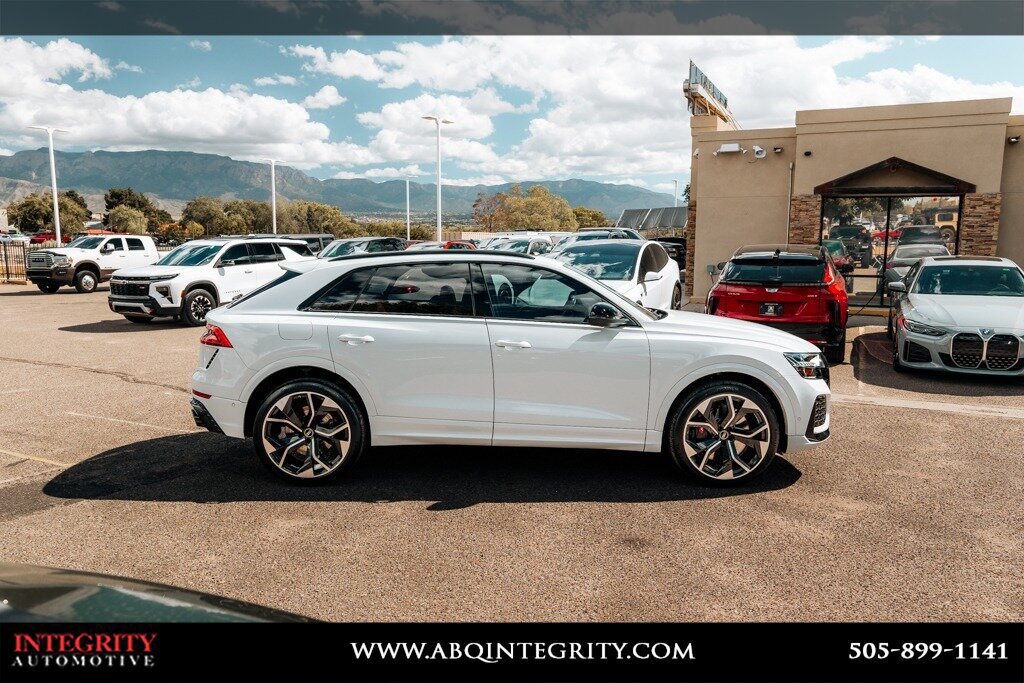 Used 2024 Audi RS Q8 AWD/4WD image 8