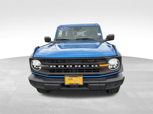 Certified 2023 Ford Bronco 2-Door AWD/4WD image 2