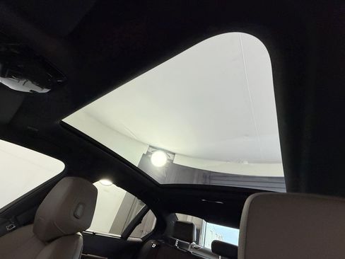 Used 2024 BMW 540i xDrive w/ Executive Package image 14