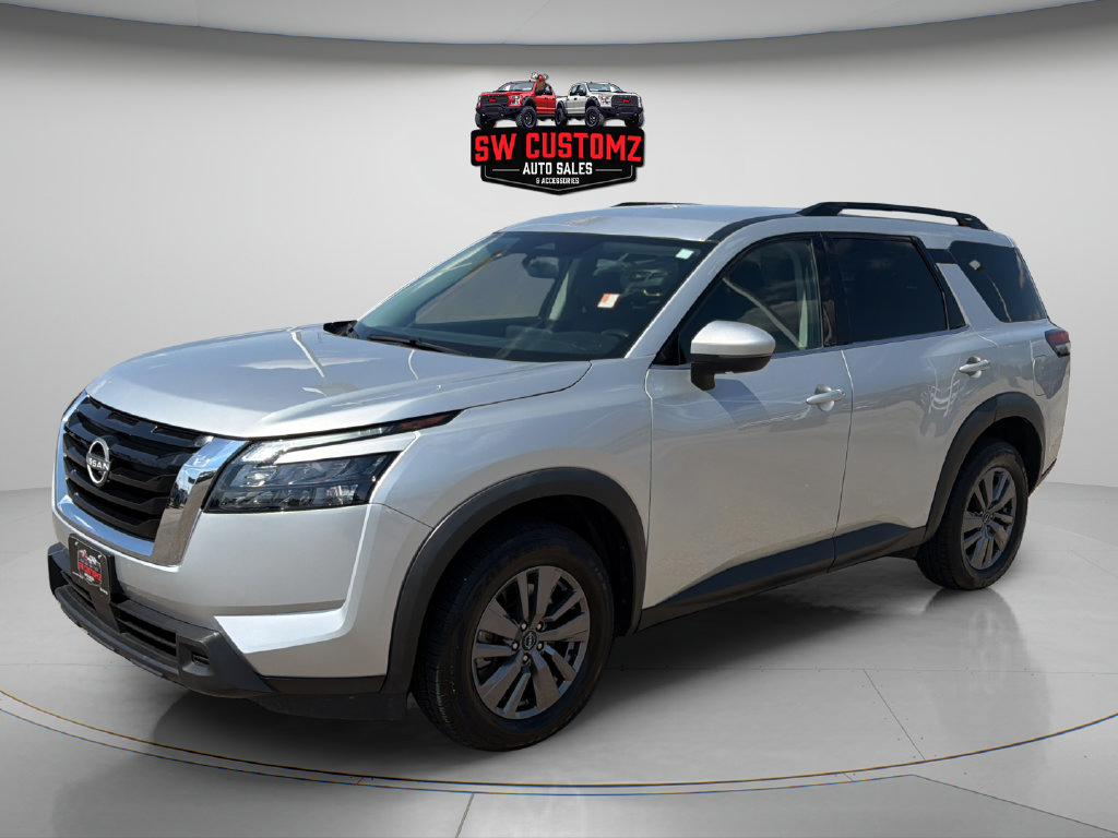 Used 2024 Nissan Pathfinder SV FWD image 3