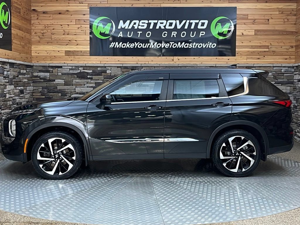 Used 2022 Mitsubishi Outlander ES AWD/4WD image 14
