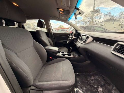 Used 2018 Kia Sorento AWD image 32