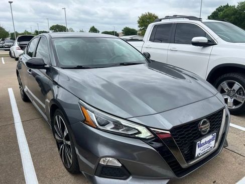 Used 2019 Nissan Altima 2.5 SR w/ SR Premium Package image 4
