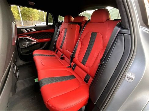 Used 2025 BMW X6 M Competition image 21