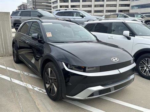 Used 2025 Hyundai Ioniq 5 SEL RWD image 3