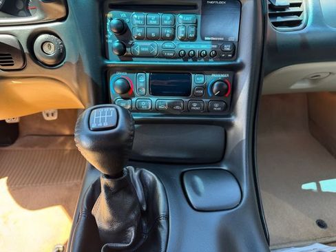 Used 1999 Chevrolet Corvette Convertible RWD image 11