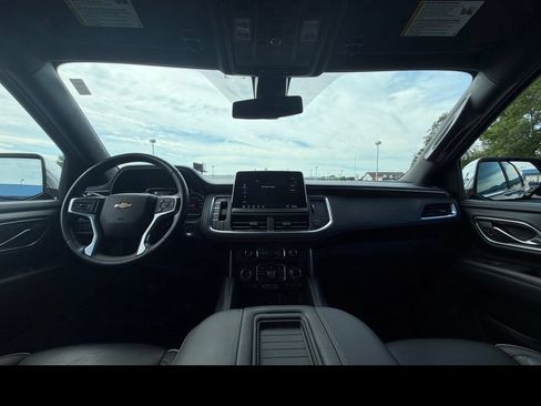Used 2021 Chevrolet Suburban Premier AWD/4WD image 18