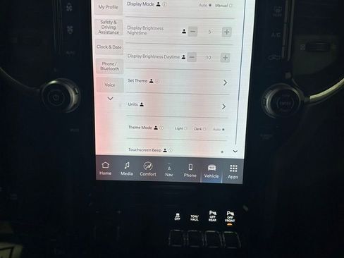 Used 2025 RAM 2500 Laramie image 32