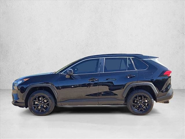 Used 2021 Toyota RAV4 LE FWD image 9
