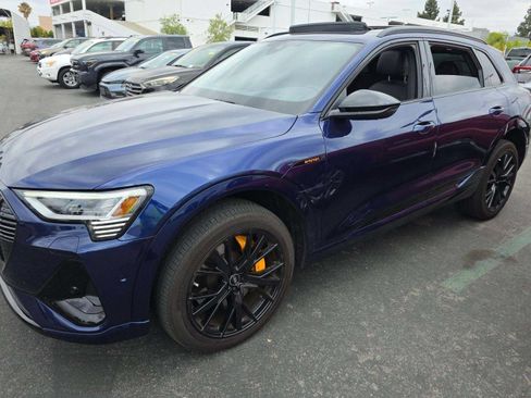 Used 2022 Audi e-tron Chronos AWD/4WD image 2