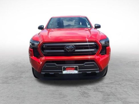 Certified 2025 Toyota Tacoma SR w/ SR Upgrade Package AWD/4WD image 2
