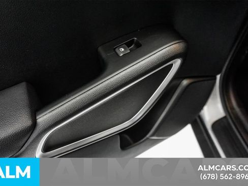 Used 2025 Kia Soul LX w/ LX Technology Package FWD image 43