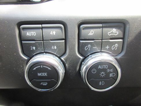 New 2026 GMC Sierra 1500 AT4 w/ AT4 Premium Package AWD/4WD image 17