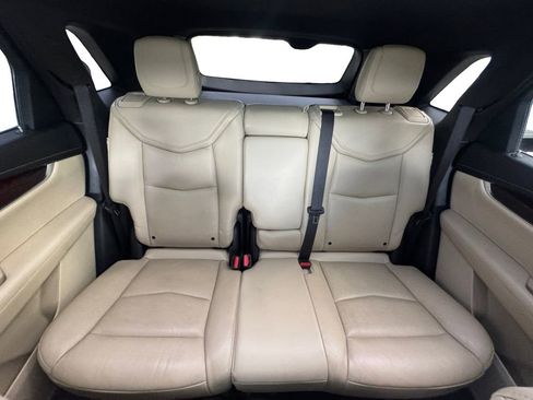 Used 2017 Cadillac XT5 Premium Luxury FWD image 18