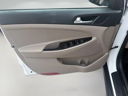 Used 2021 Hyundai Tucson SE FWD image 17