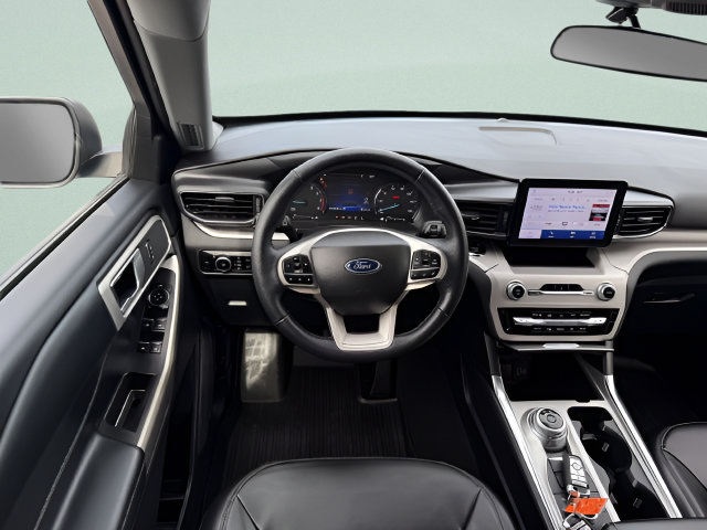 Used 2023 Ford Explorer XLT w/ Equipment Group 202A AWD/4WD image 7