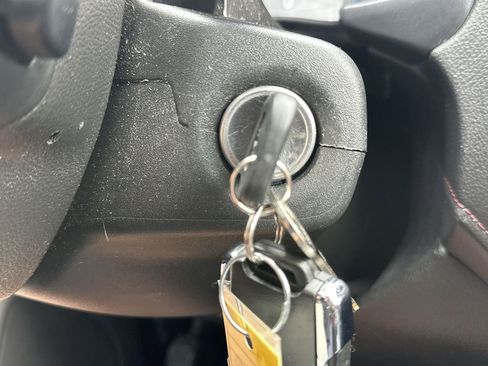 Used 2017 GMC Canyon SLE w/ All Terrain Package image 17