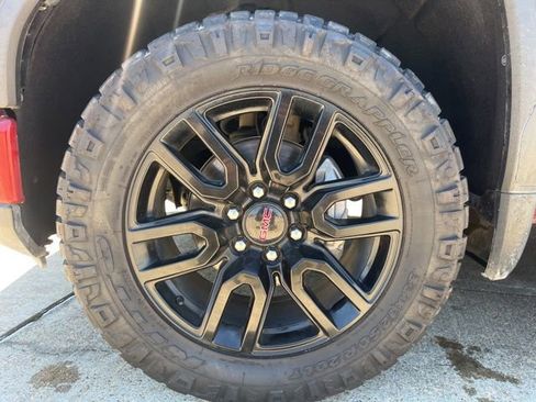 Used 2022 GMC Sierra 1500 Elevation w/ Elevation Premium Package AWD/4WD image 8