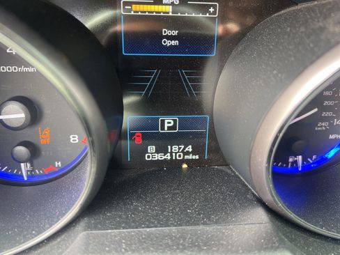 Used 2017 Subaru Outback 2.5i Limited AWD/4WD image 11
