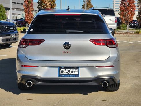 Used 2022 Volkswagen GTI SE image 6