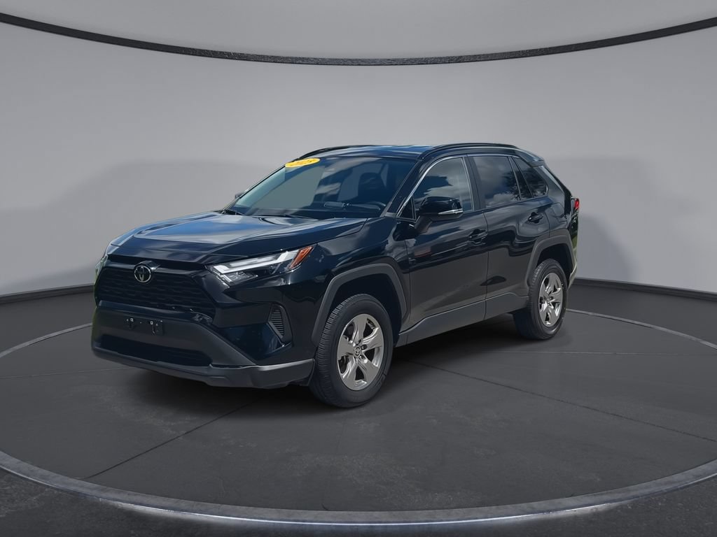 Used 2025 Toyota RAV4 XLE FWD image 4